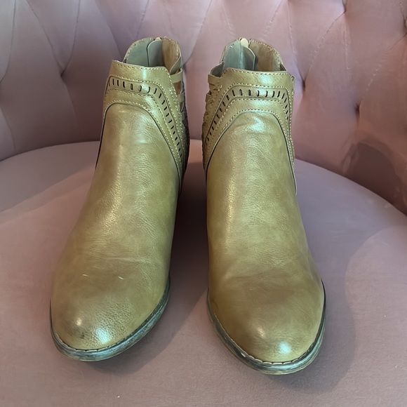 Booties - Picture 3 of 7